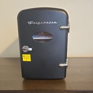 Frigidaire Mini Fridge in Black